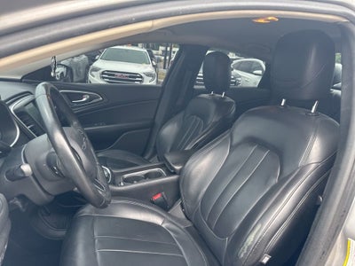 2016 Chrysler 200 Limited Platinum