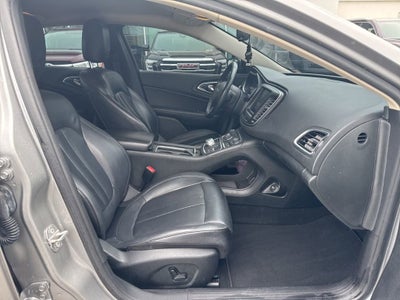 2016 Chrysler 200 Limited Platinum