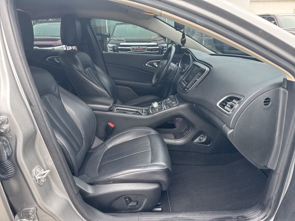 2016 Chrysler 200 Limited Platinum