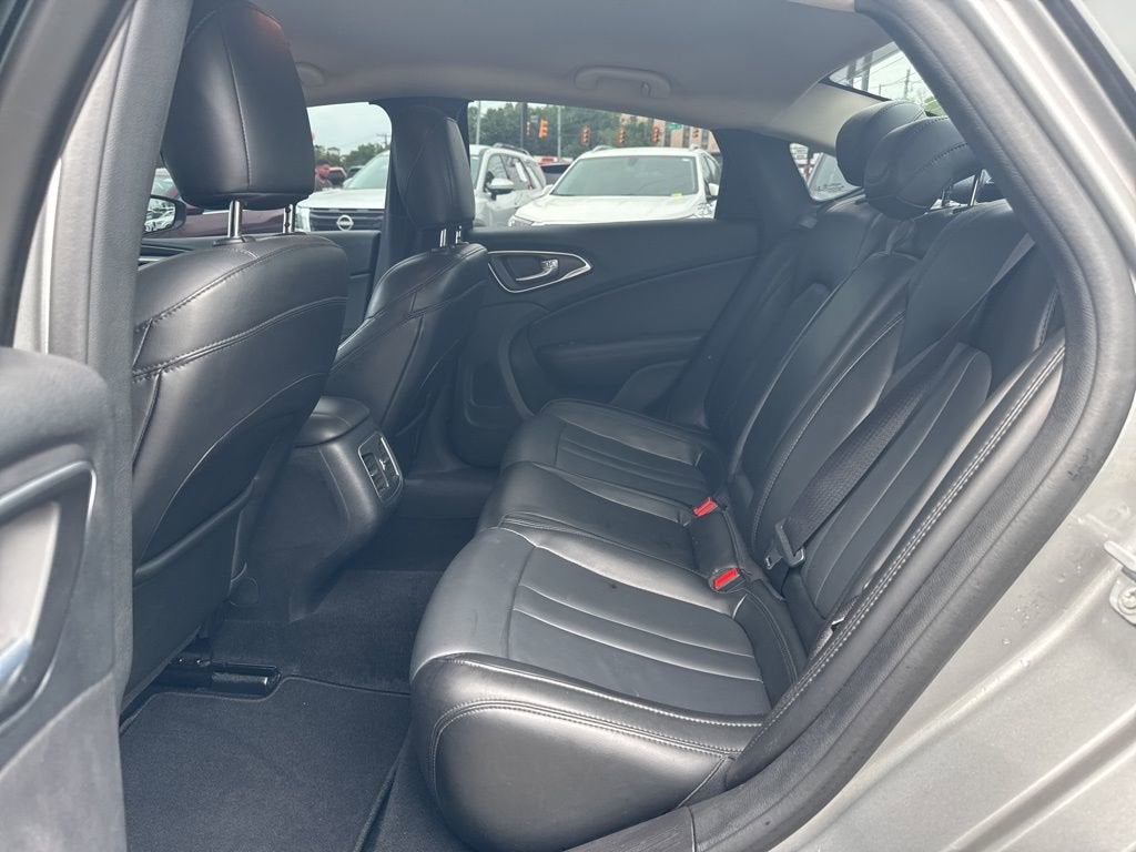 2016 Chrysler 200 Limited Platinum