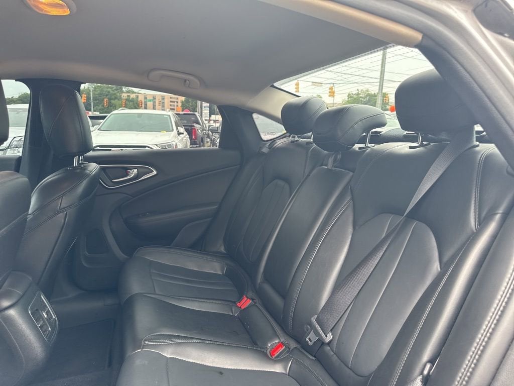 2016 Chrysler 200 Limited Platinum