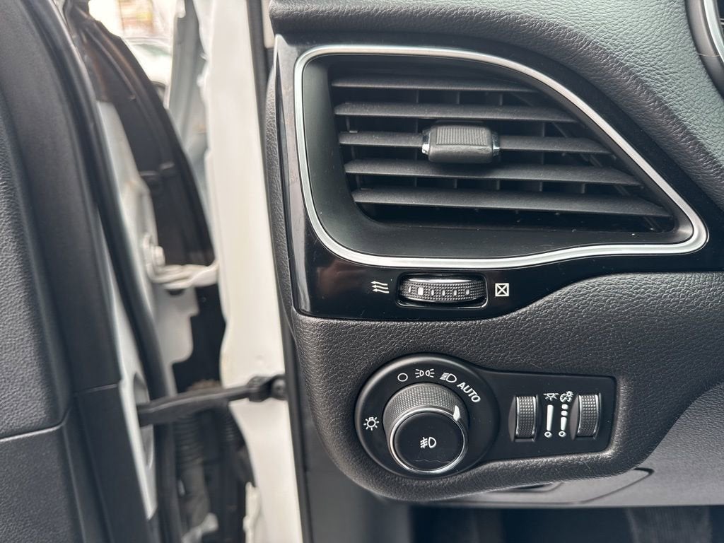 2019 Jeep Cherokee Altitude