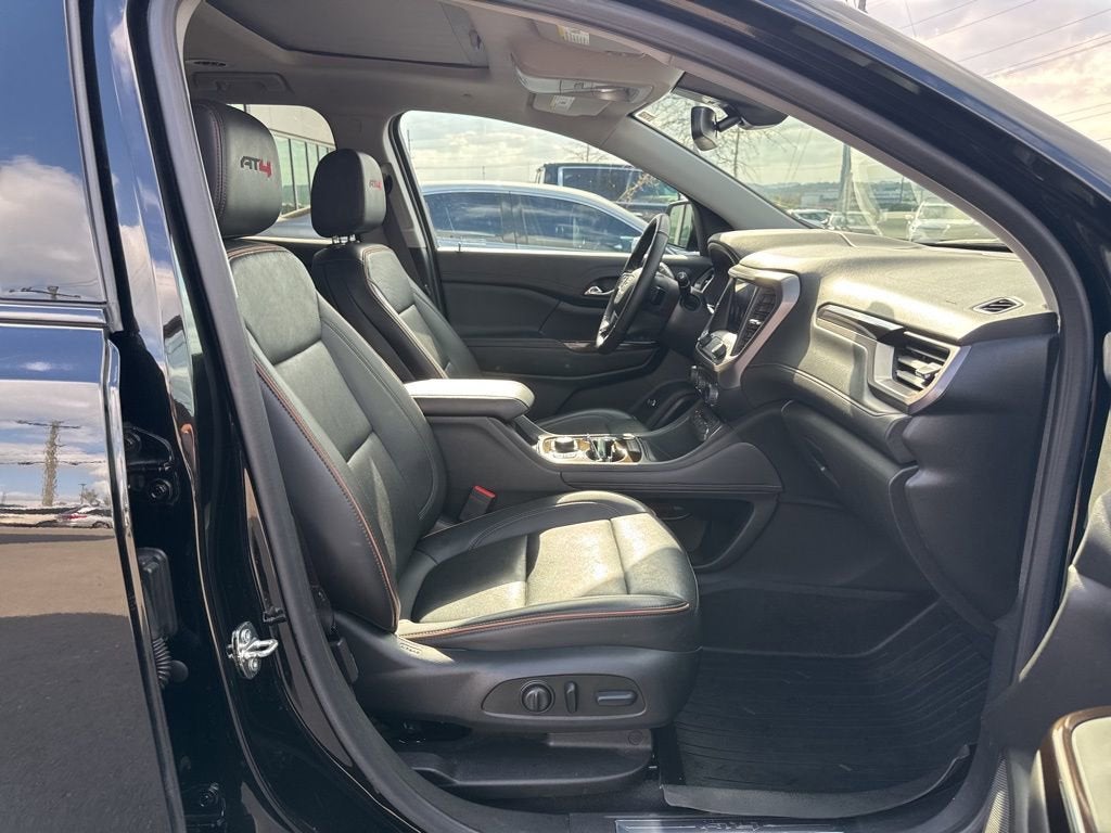 2023 GMC Acadia AT4