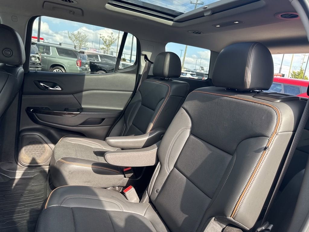 2023 GMC Acadia AT4