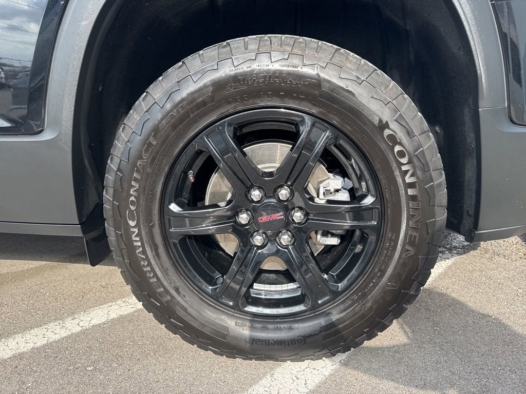 2023 GMC Acadia AT4