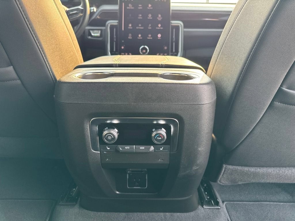 2025 GMC Yukon XL Elevation