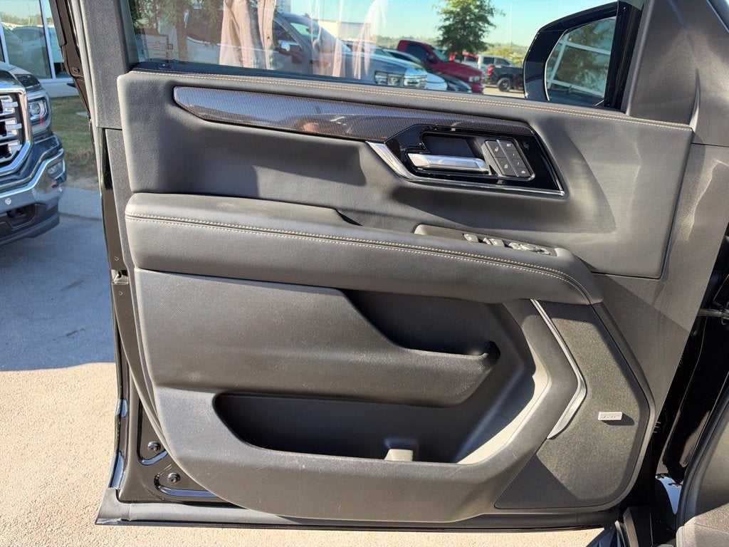 2025 GMC Yukon Elevation