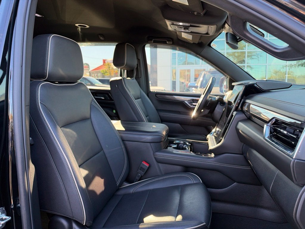 2025 GMC Yukon Elevation