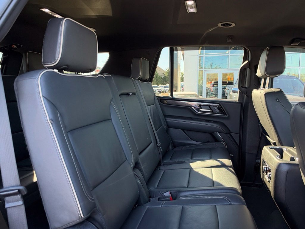 2025 GMC Yukon Elevation