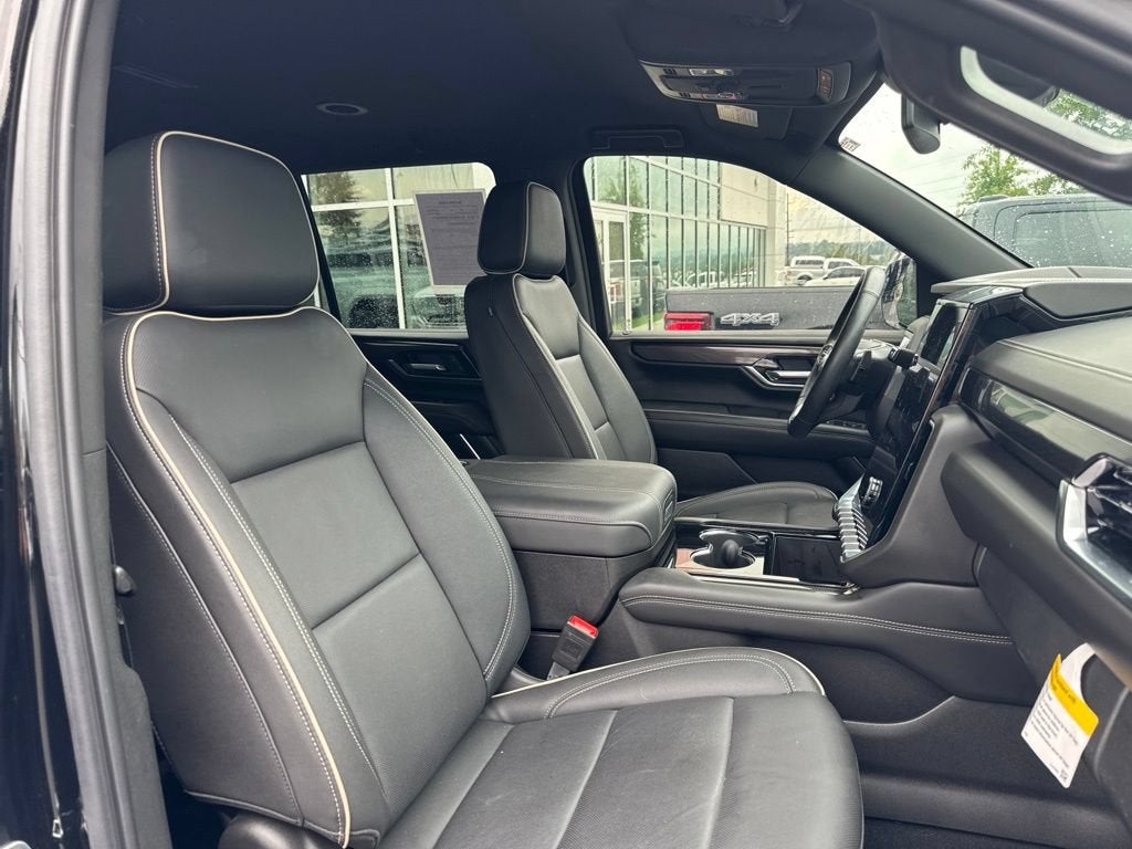 2025 GMC Yukon Elevation