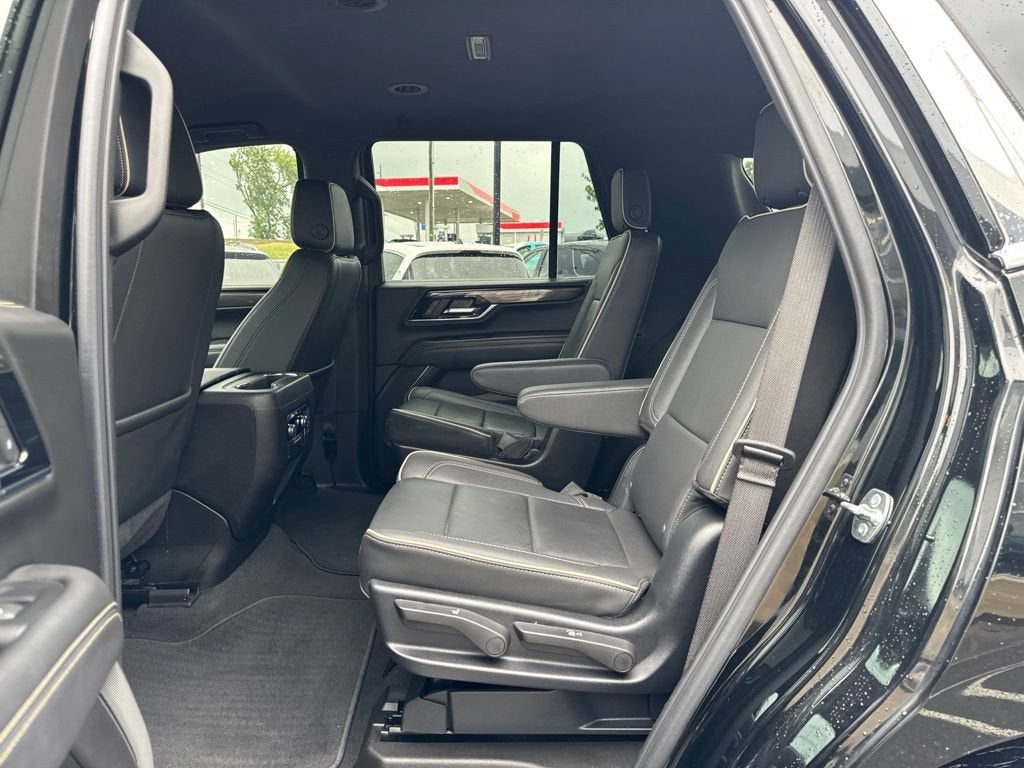 2025 GMC Yukon Elevation