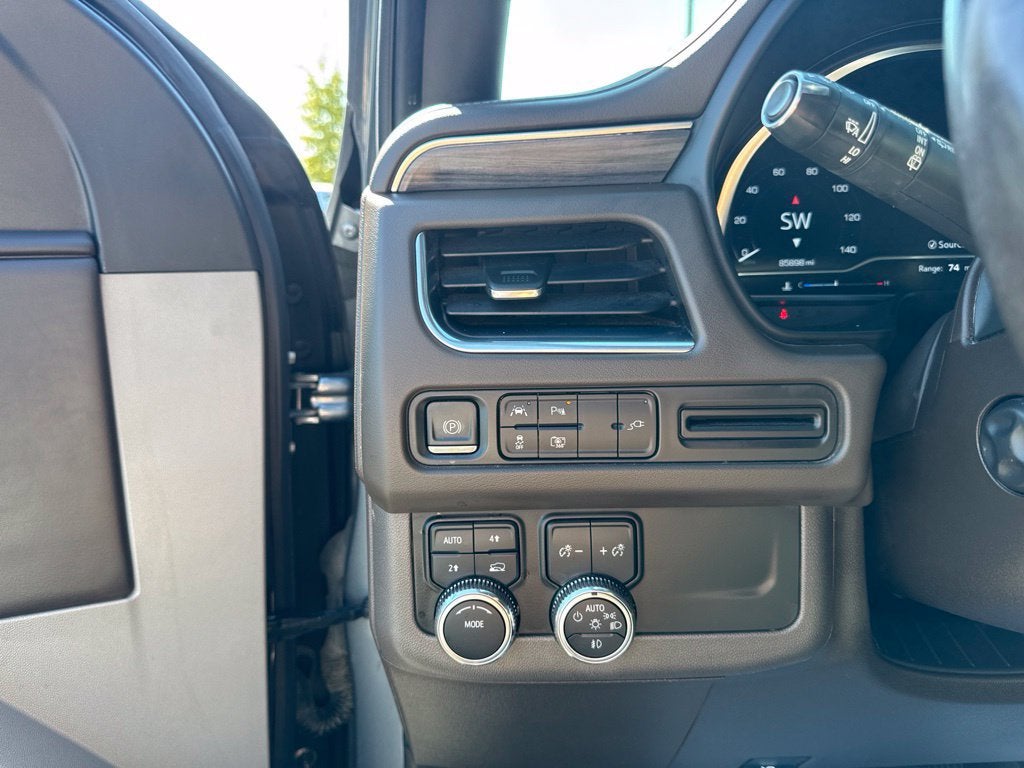 2022 GMC Yukon XL SLT
