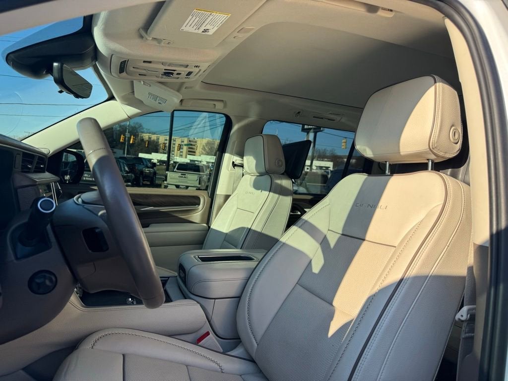 2023 GMC Yukon XL Denali