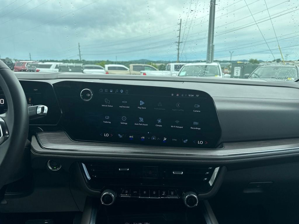 2025 Chevrolet Suburban LT