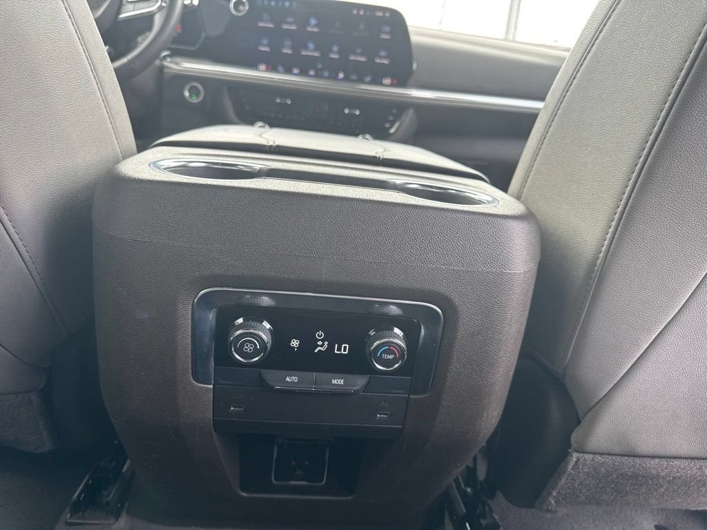 2025 Chevrolet Suburban LT