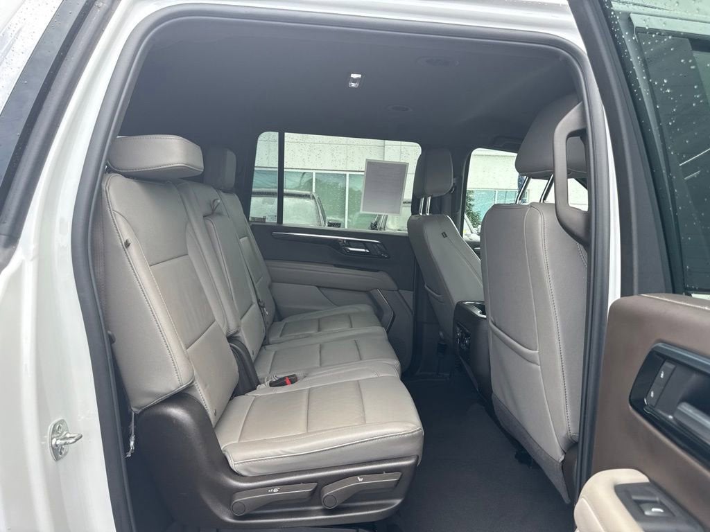 2025 Chevrolet Suburban LT