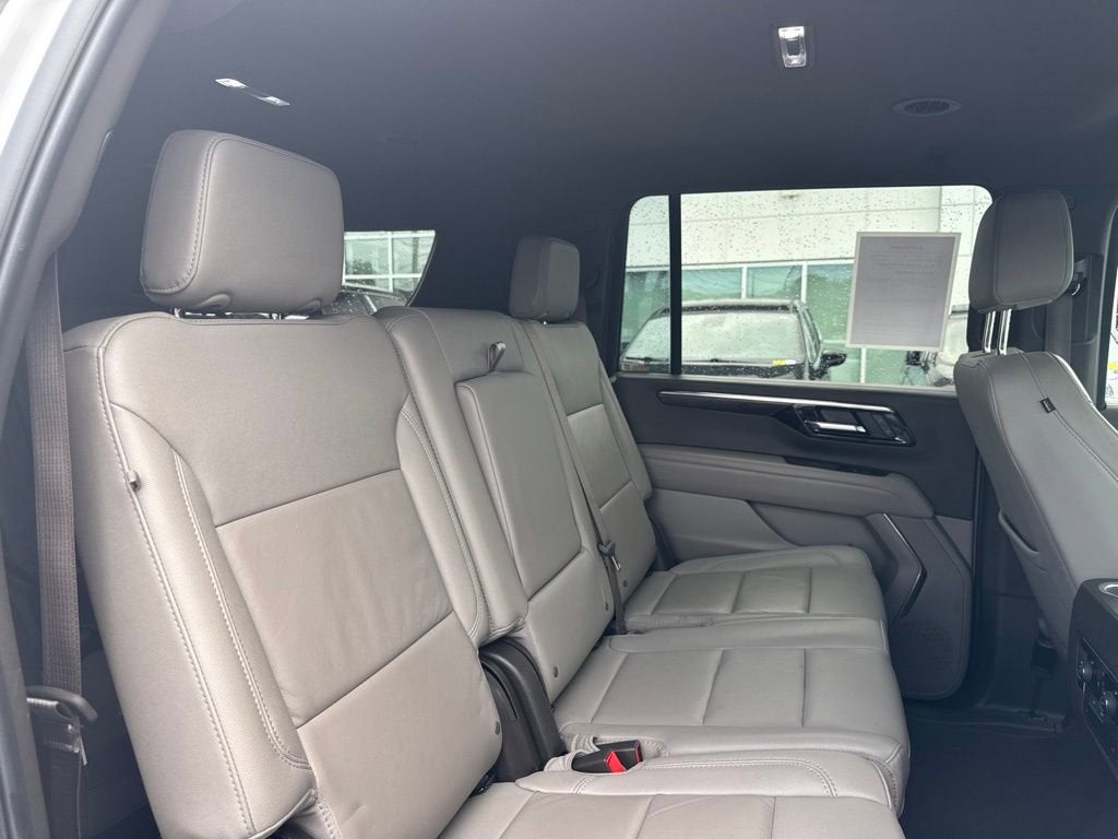 2025 Chevrolet Suburban LT