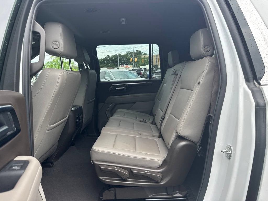 2025 Chevrolet Suburban LT