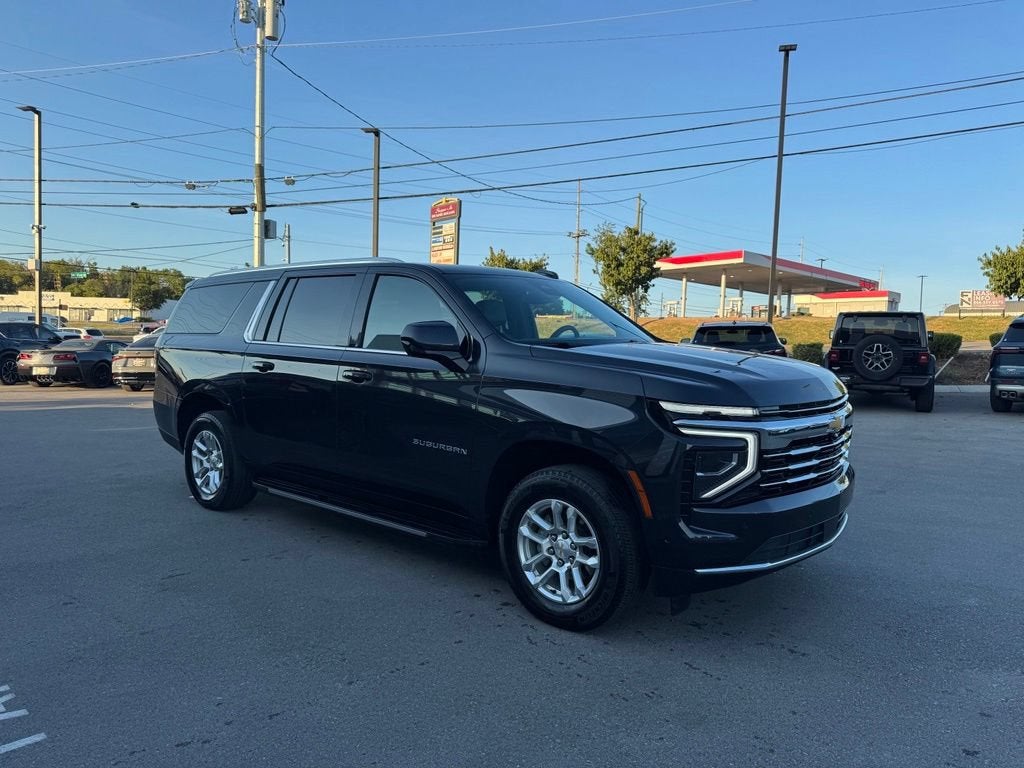 2025 Chevrolet Suburban LT