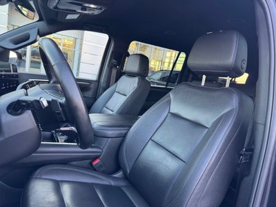 2025 Chevrolet Suburban LT