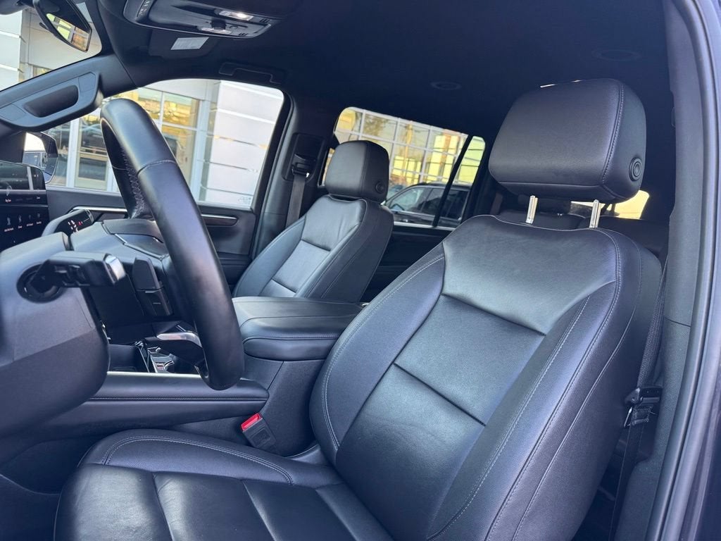 2025 Chevrolet Suburban LT