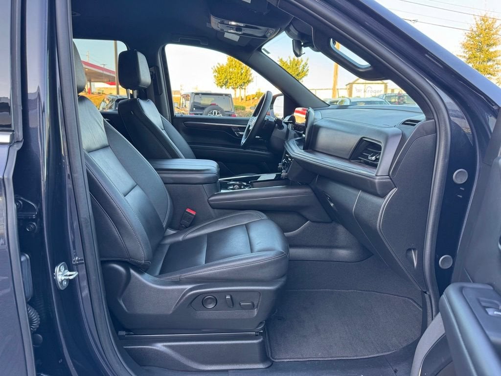 2025 Chevrolet Suburban LT