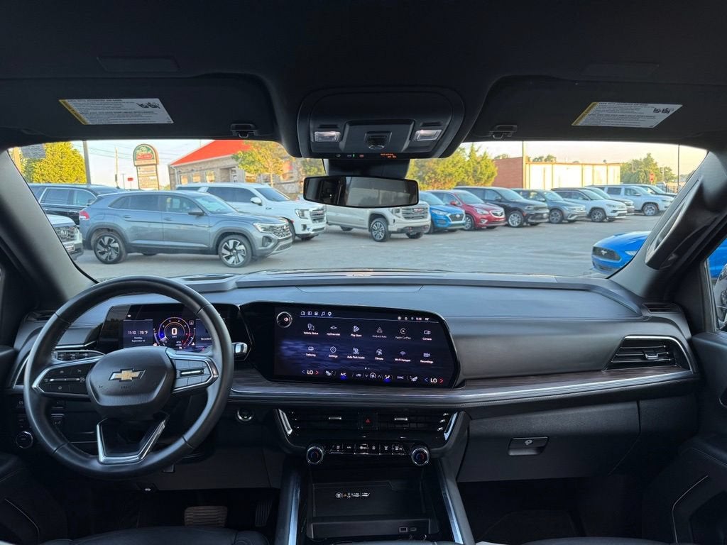 2025 Chevrolet Suburban LT