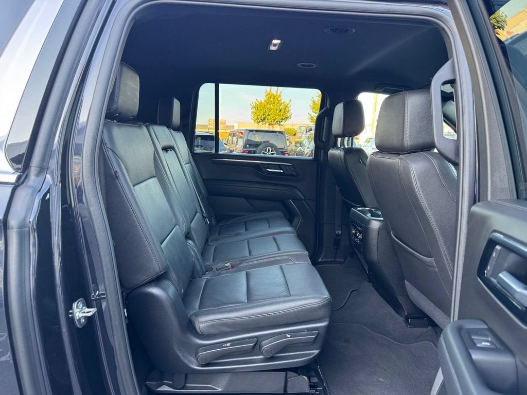 2025 Chevrolet Suburban LT