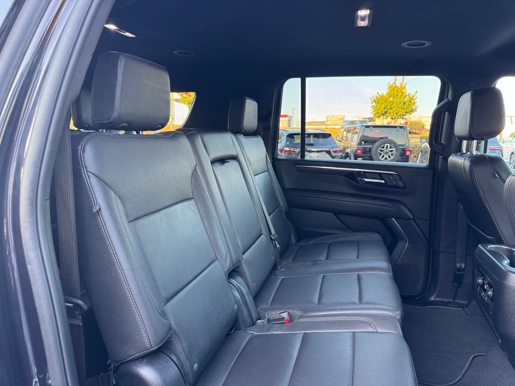 2025 Chevrolet Suburban LT
