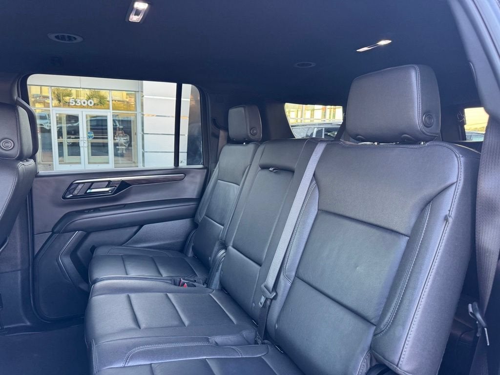 2025 Chevrolet Suburban LT