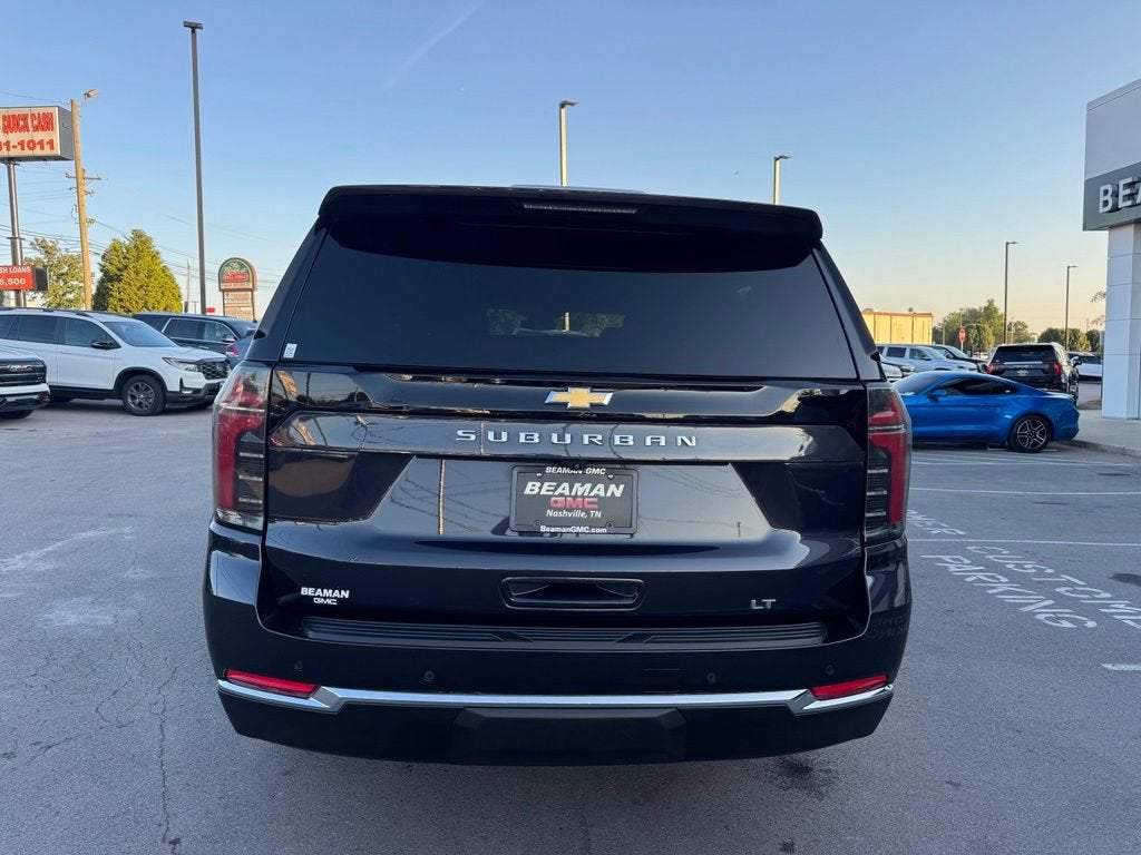 2025 Chevrolet Suburban LT