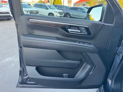 2025 Chevrolet Suburban LT