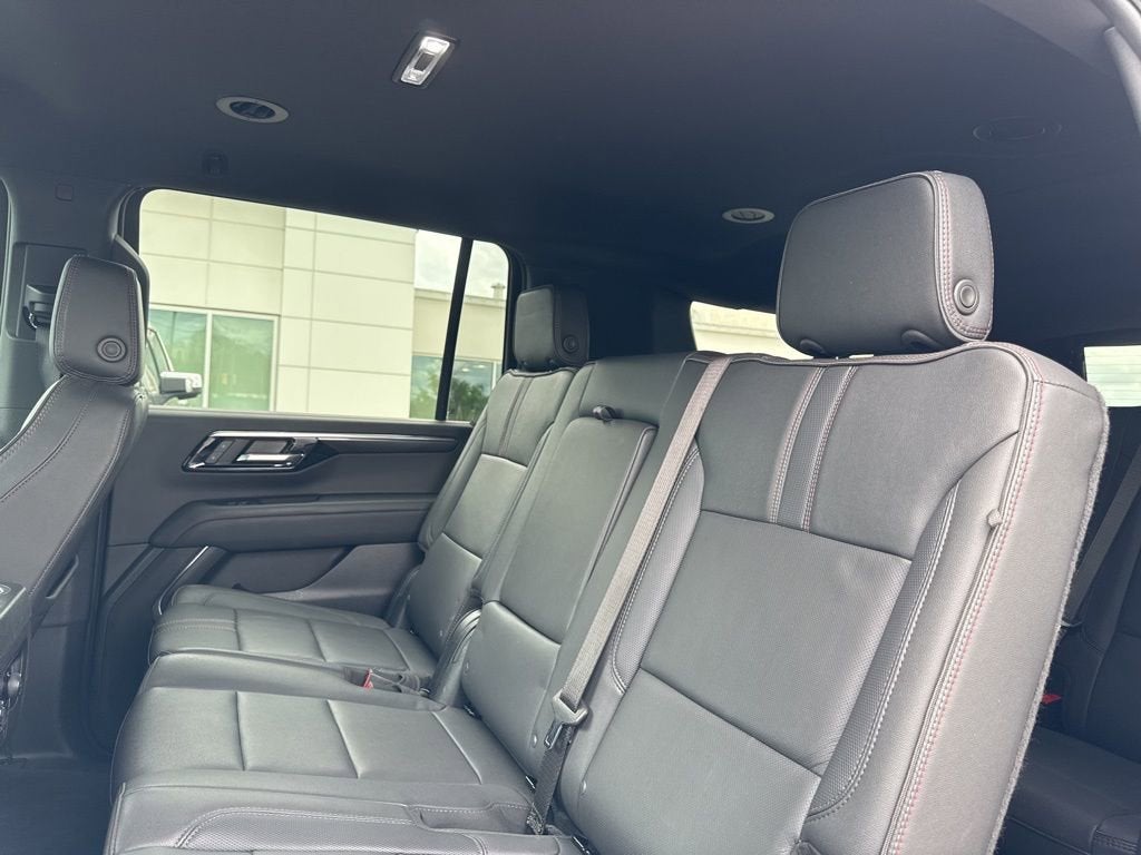 2025 Chevrolet Suburban RST