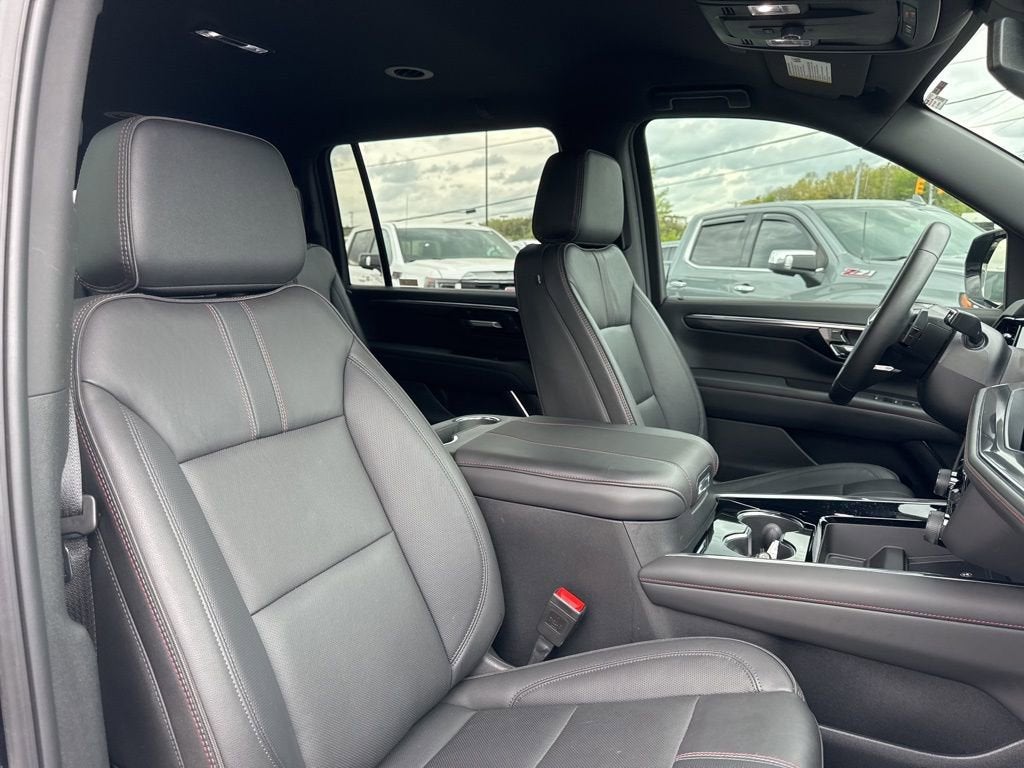2025 Chevrolet Suburban RST