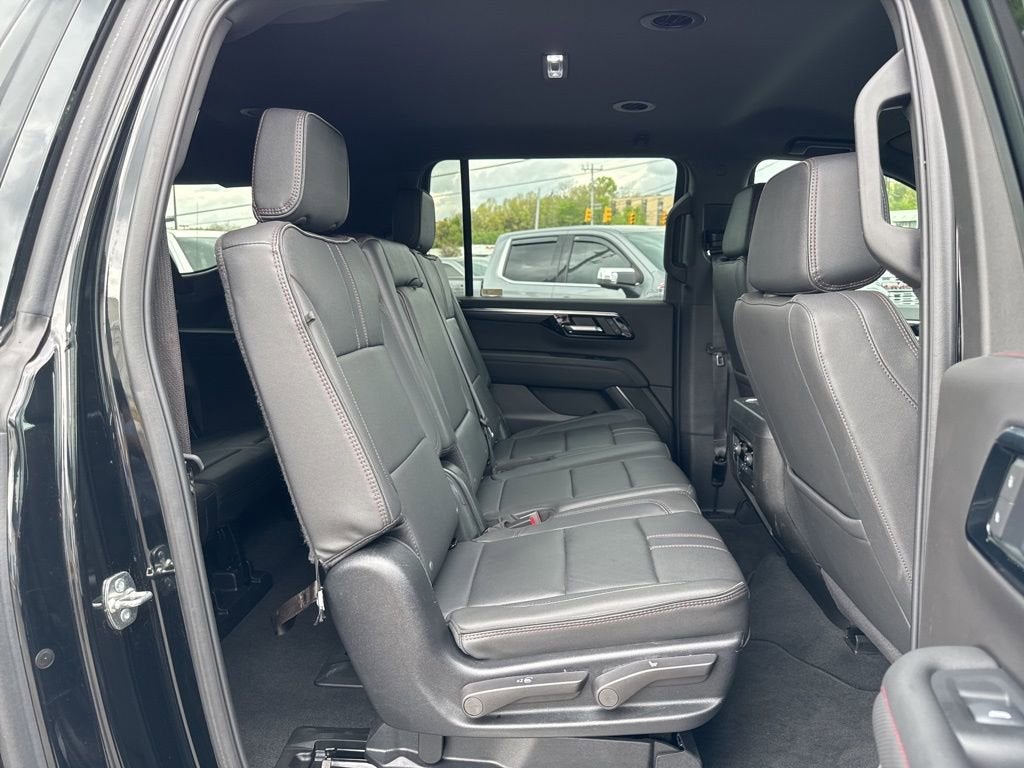 2025 Chevrolet Suburban RST