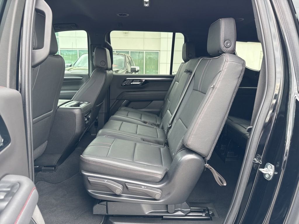 2025 Chevrolet Suburban RST