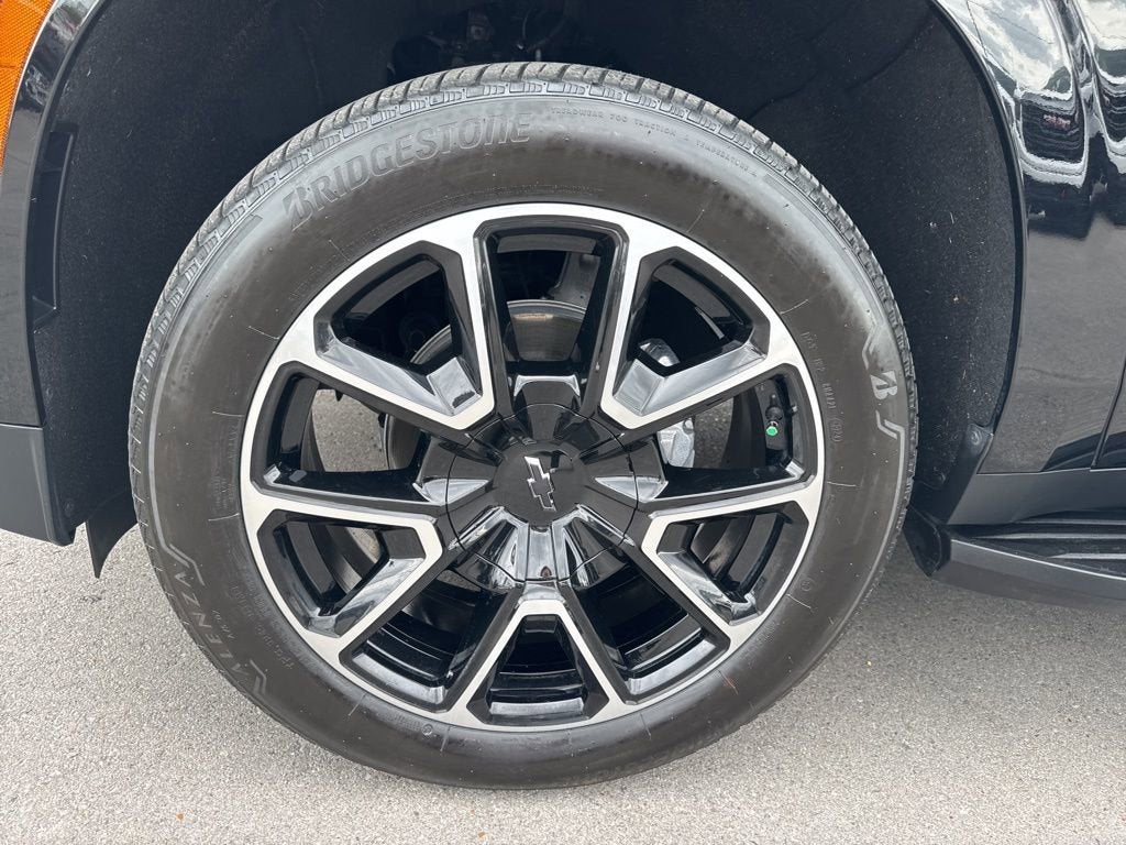 2025 Chevrolet Suburban RST