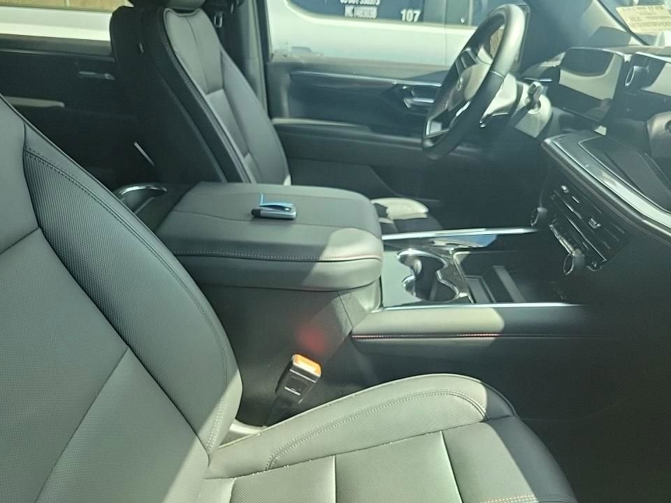 2025 Chevrolet Suburban RST