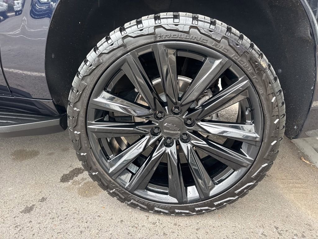 2023 Chevrolet Suburban LT