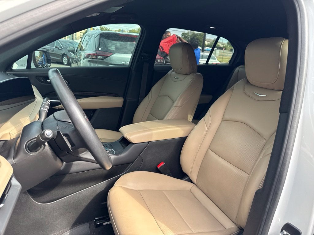 2024 Cadillac XT4 Premium Luxury