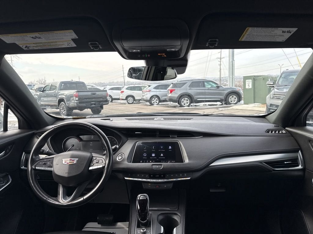 2023 Cadillac XT4 Premium Luxury