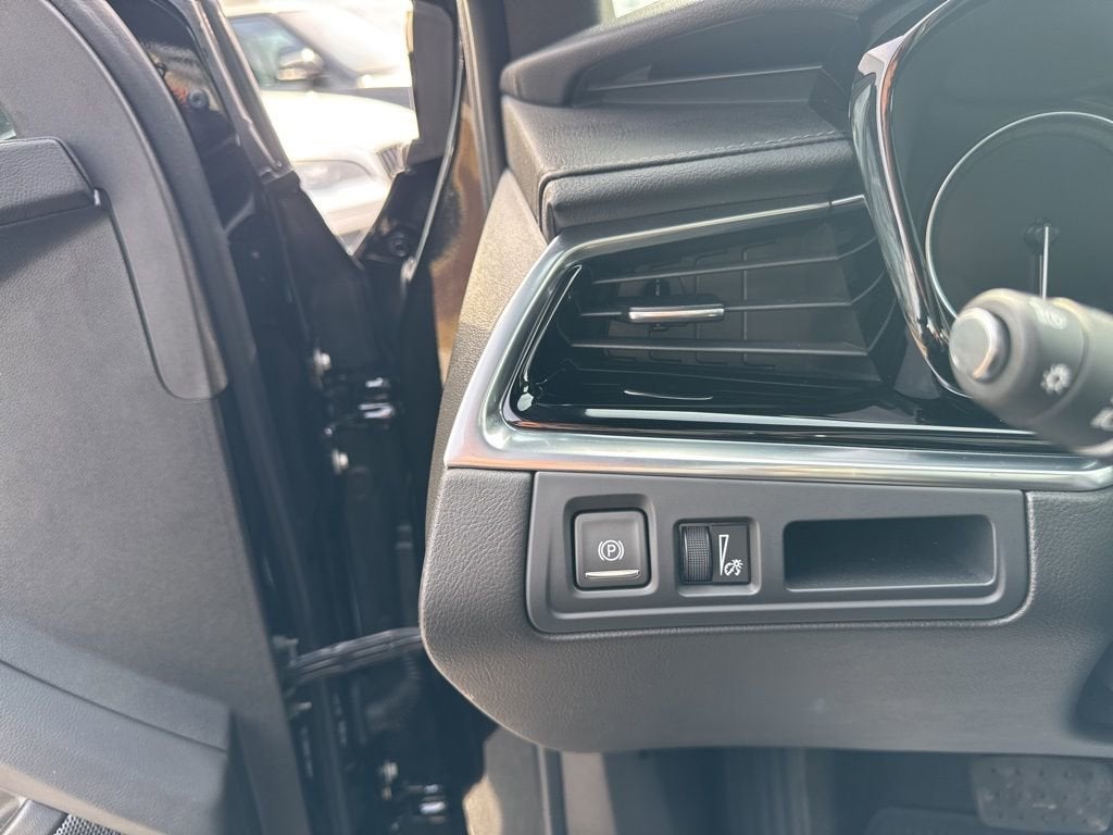 2025 Cadillac XT6 Luxury