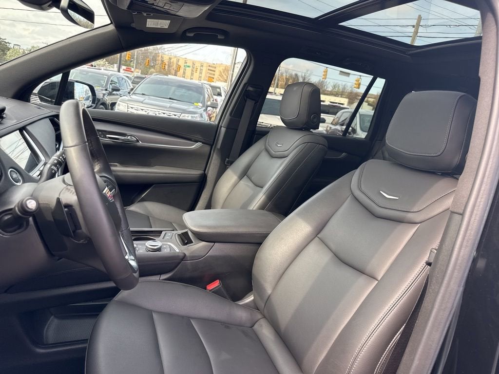 2025 Cadillac XT6 Luxury