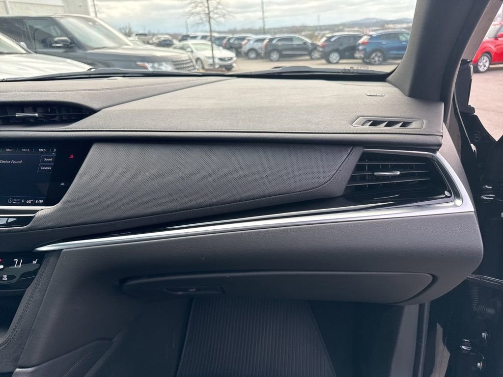 2025 Cadillac XT6 Luxury