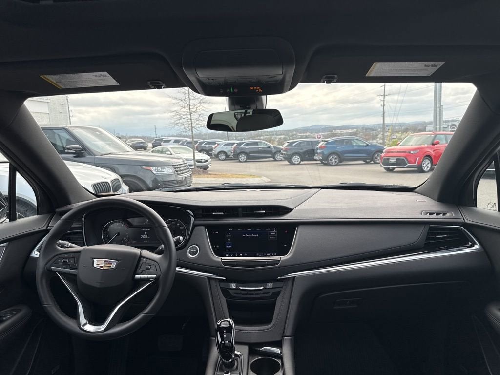 2025 Cadillac XT6 Luxury