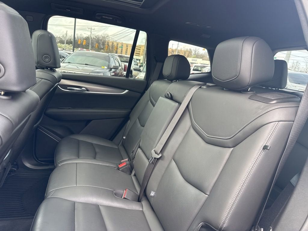 2025 Cadillac XT6 Luxury