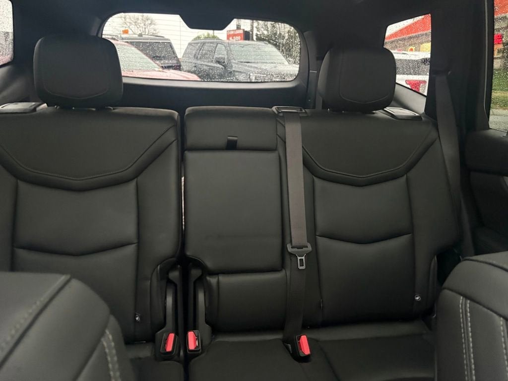 2025 Cadillac XT6 Luxury