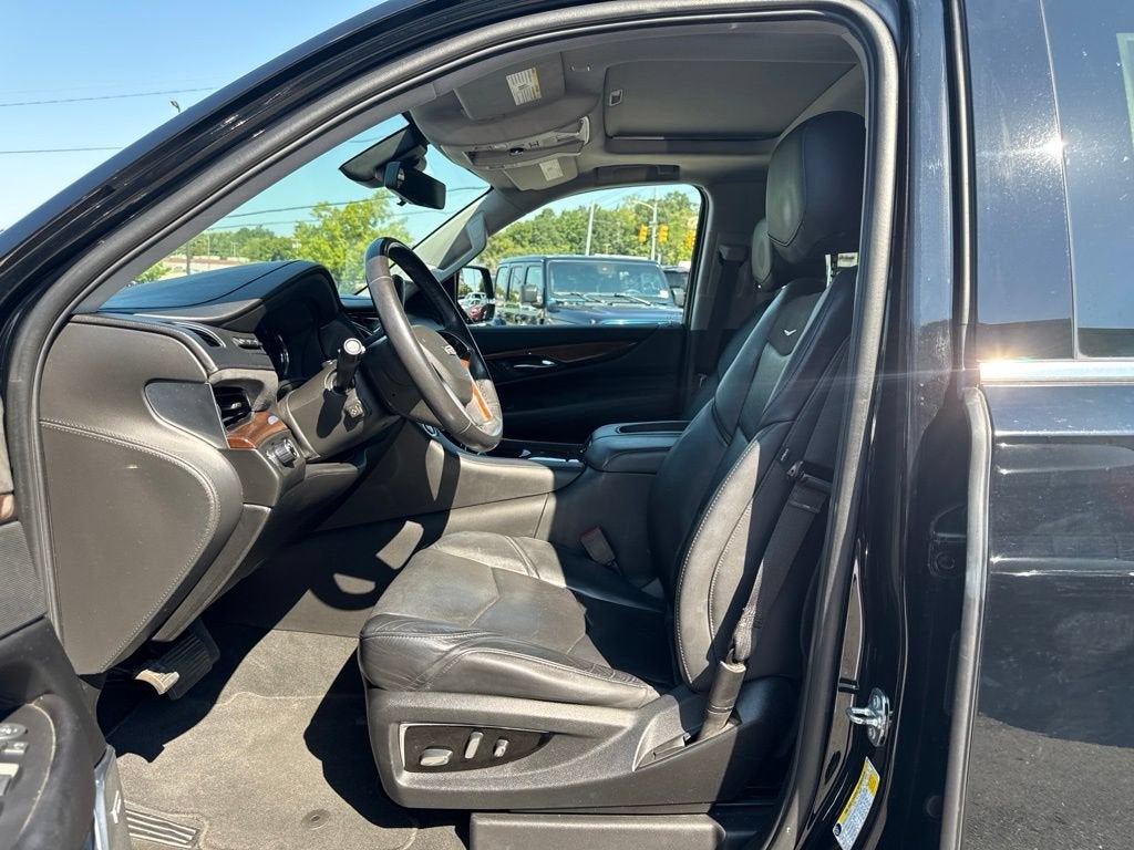 2020 Cadillac Escalade Luxury