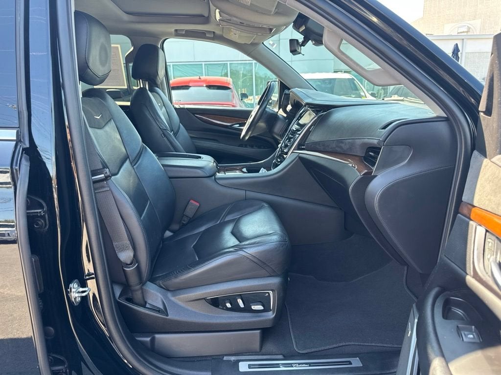 2020 Cadillac Escalade Luxury