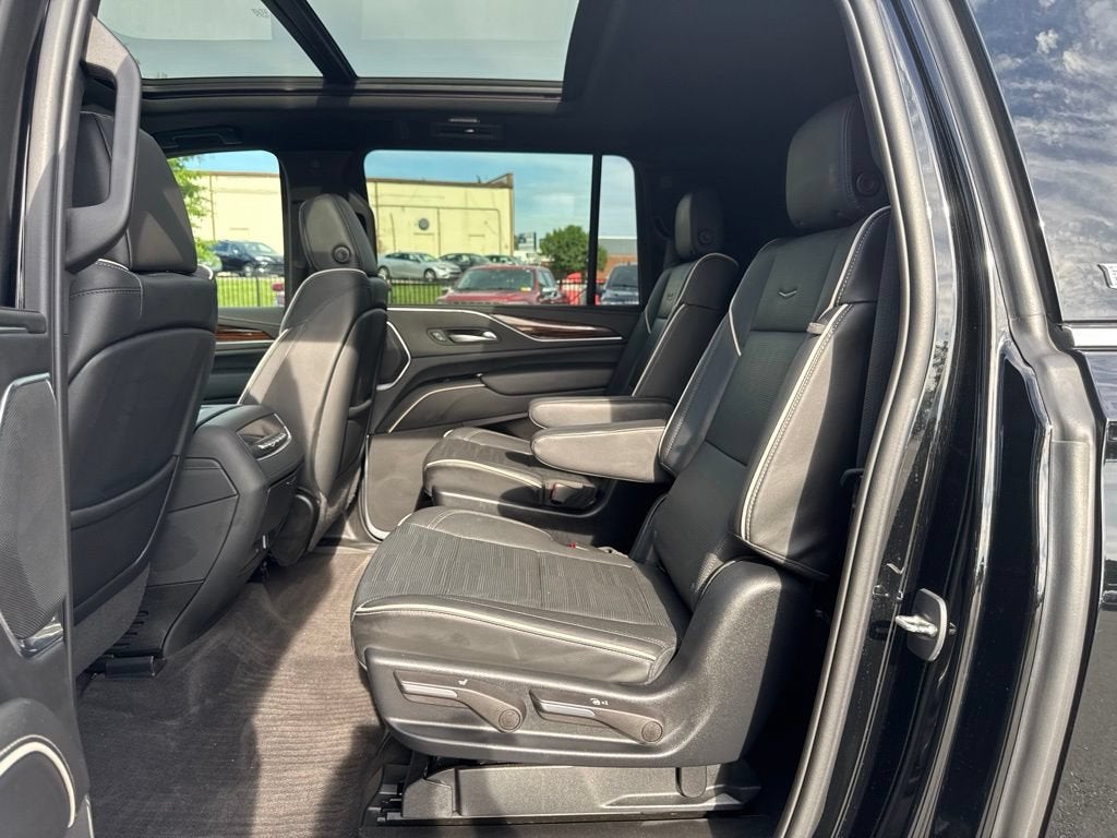 2023 Cadillac Escalade ESV Premium Luxury